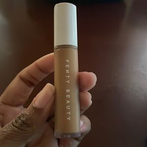Fenty Beauty concealer #380